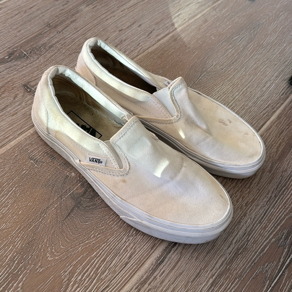 Slip-on Vans Women’s 7.0/ men’s 5.5